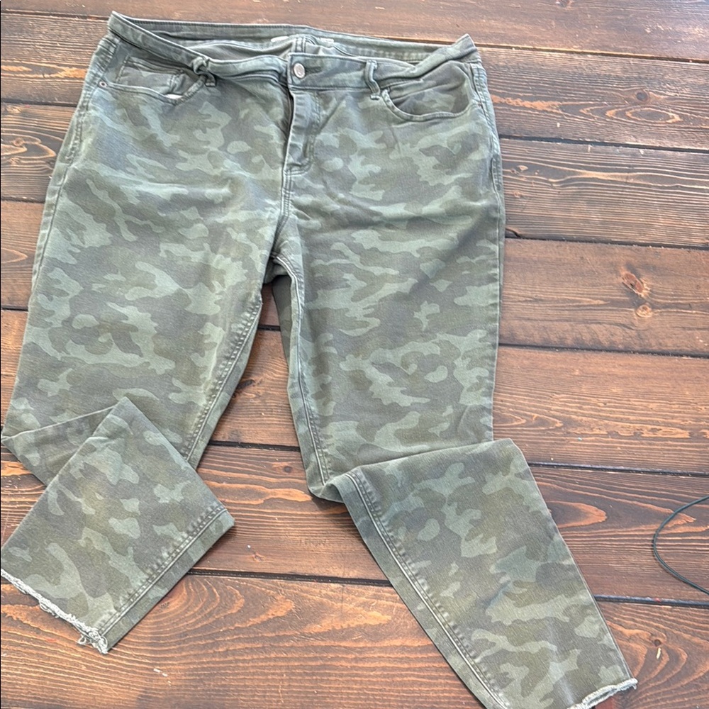 Old Navy Rockstar Super Skinny Camo Jeans